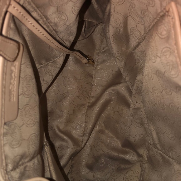 Miacheal Kors - Picture 4 of 8